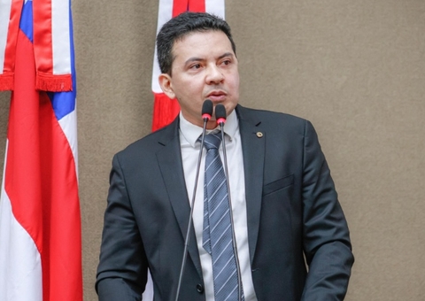 Deputado Péricles sai em defesa de Bolsonaro na Aleam: 'não faltou vacina de Covid-19'