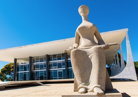 STF quer que políticos envolvidos em tentativa de golpe fiquem inelegíveis 