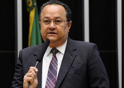 TRE-AM anula cassação de Silas Câmara