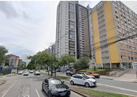 Morador de cobertura corta corda que segurava trabalhador que limpava fachada de prédio