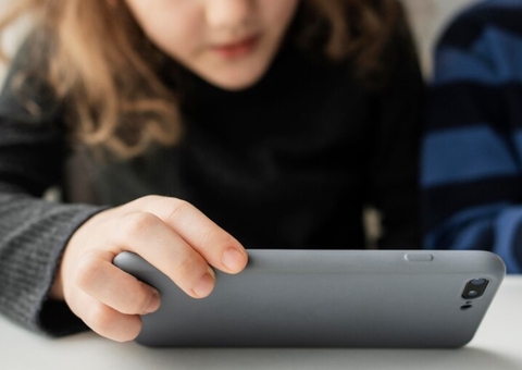 Norma obriga empresas a adotarem medidas de combate à exclusão digital; entenda