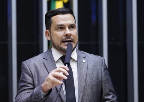 Pré-candidato Alberto Neto vota contra prisão de Chiquinho Brazão