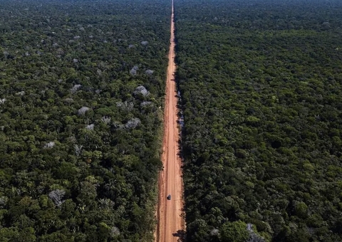 DNIT aprova projeto básico para reasfaltar trechos da BR-319 