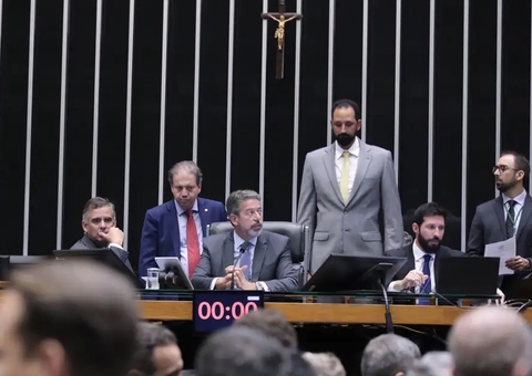 Câmara aprova Lei Taylor Swift, projeto que amplia punições a cambistas