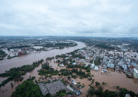 Deputados pedem adiamento do Enem dos Concursos devido às enchentes no RS