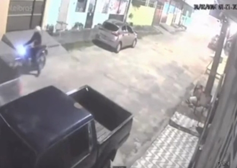 Momento de terror: Trio rende homem e criança durante assalto no Cidade Nova