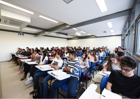 Enem 2024 acontece em novembro; saiba como se inscrever