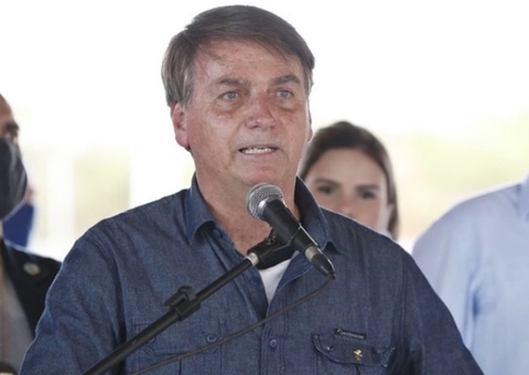 Justiça ordena que Bolsonaro apague montagem com Boulos das redes sociais