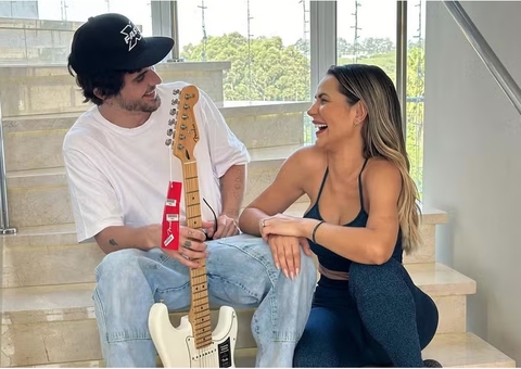 Deolane Bezerra dá presente e se declara para Fiuk