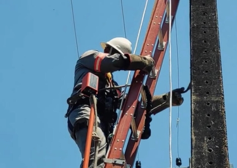 Governo sanciona lei que visa compensar consumidor por quedas de energia no Amazonas 