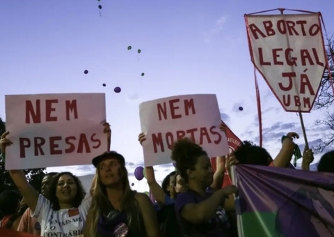 Internautas reagem ao 'PL dos Estupradores' após Câmara aprovar urgência de projeto que criminaliza o aborto 