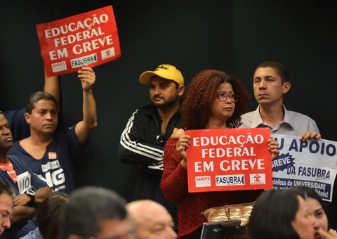 Professores decidem manter greve nas universidades federais após nova negociação
