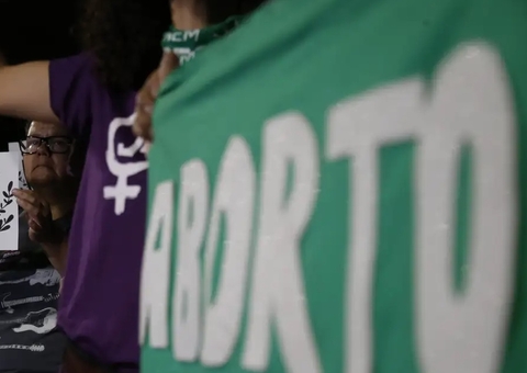 Espanha autoriza adolescentes a abortarem sem permissão dos pais 