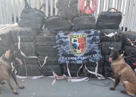 Polícia encontra 1,6 tonelada de drogas em balsa que transportava petróleo em Coari