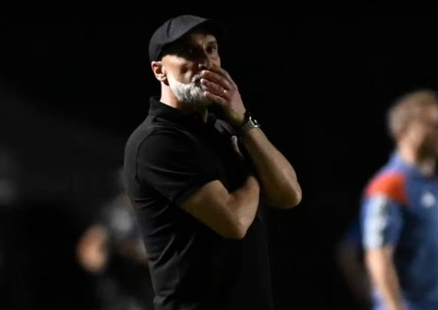 Vasco demite técnico Álvaro Pacheco após time perder para o Juventude