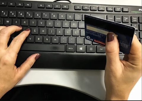 Taxa para compras de até 50 dólares não será aplicada sobre medicamentos