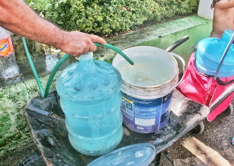 Após 24h, serviço que deixou bairros de Manaus sem água é concluído 