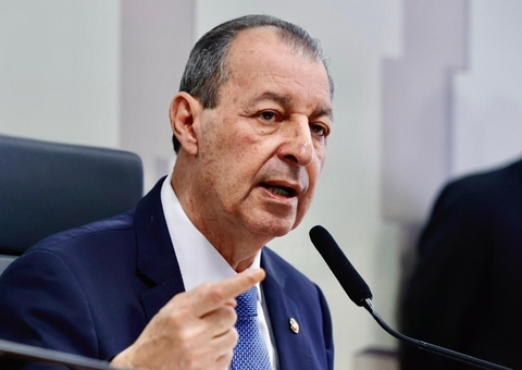 Omar Aziz defende PL que visa proteger consumidores contra assédio de instituições financeiras 