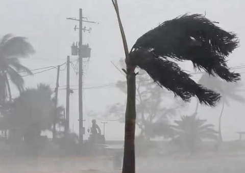 Beryl: Furacão destruidor chega à Jamaica após deixar mortos no Caribe; vídeo