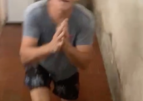 Homem flagrado abusando de criança em Manaus disse que estava 'brincando com ela'