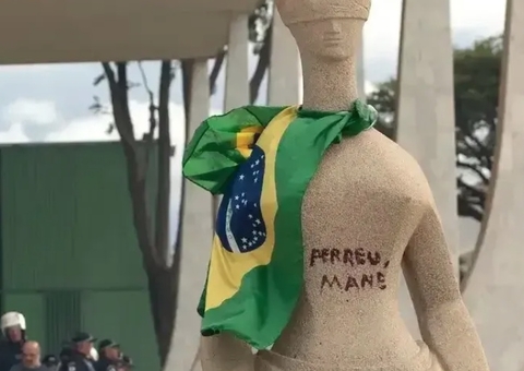 Mulher que pichou 'Perdeu, mané' em estátua do STF é denunciada pela PGR