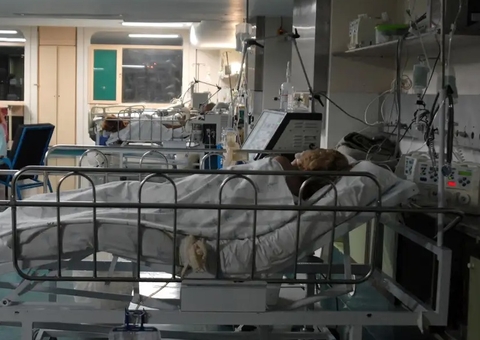 Senado aprova PL que autoriza visitas de crianças a pais internados; entenda