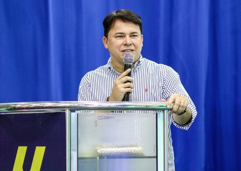 Keitton anuncia pagamento da primeira parcela do 13º salário para servidores de Coari