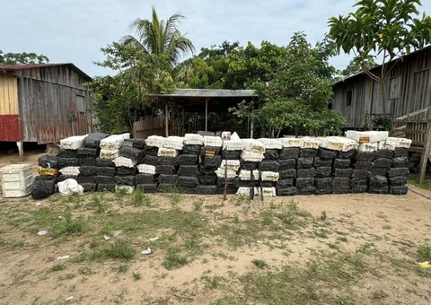 PF apreende quase 4 toneladas de cocaína e fuzil em Tabatinga 