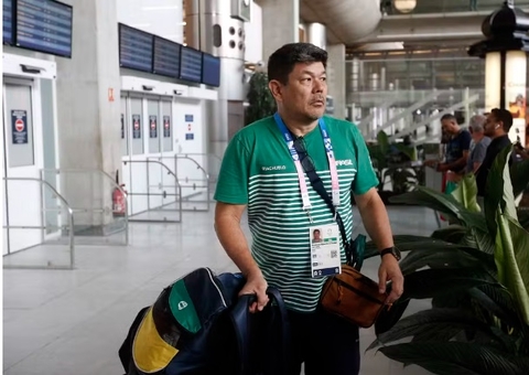 Chefe da natação brasileira sofre acidente e leva mais de 15 pontos