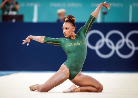 Em treino da equipe brasileira de ginástica, Rebeca testa novidade no solo