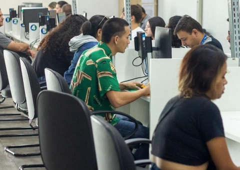 Sine Amazonas divulga 130 vagas de emprego para esta sexta-feira