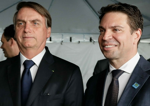 PF descobre e-mails de Ramagem que orientam Bolsonaro a atacar urnas eletrônicas