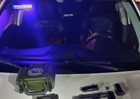 Assessor de deputado federal é preso com carro roubado e arma no RJ