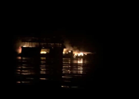 Incêndio em embarcação deixa passageiros feridos e desaparecidos no Amazonas