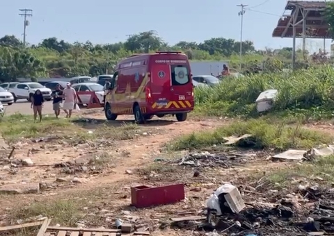 Vítima de incêndio em embarcação no Amazonas morre a caminho de hospital