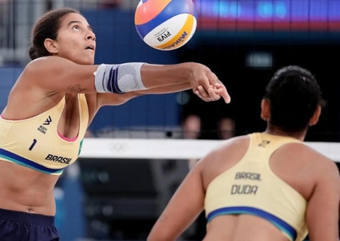 Invictas, brasileiras batem italianas no vôlei de praia e vão às oitavas