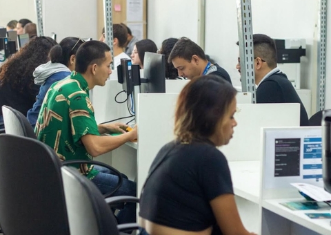 Sine Amazonas divulga 112 vagas de emprego para esta sexta-feira