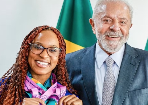 Lula parabeniza Rebeca Andrade por ouro em Paris: "Maior medalhista olímpica da história"