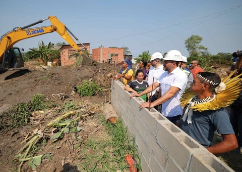 Governador Wilson Lima vistoria obras de drenagem e pavimentação no Parque Solimões
