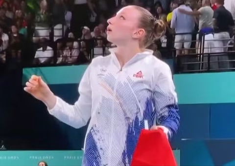 Romênia vai acionar o Tribunal Arbitral do Esporte após mudança no pódio do solo