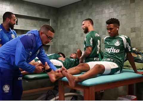 Palmeiras mantém mistério sobre retorno de Estêvão para jogo contra o Flamengo