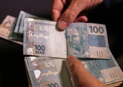 Governo aumenta estimativa e prevê salário mínimo de R$ 1.509 em 2025