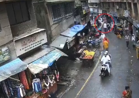 Menina de 4 anos anos morre após cão cair de prédio