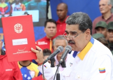 Maduro ignora pressão internacional e vai à Suprema Corte para validar reeleição