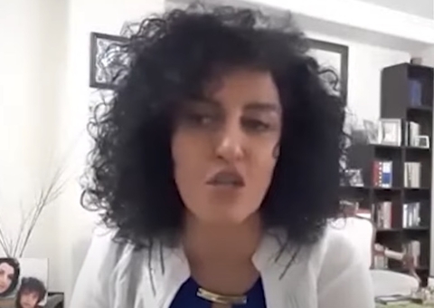 Vencedora do Nobel da Paz é agredida em prisão no Irã, diz família