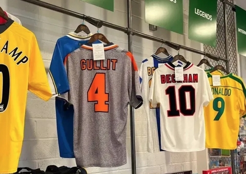 Camisa do Cruzeiro à venda na Europa surpreende pelo preço