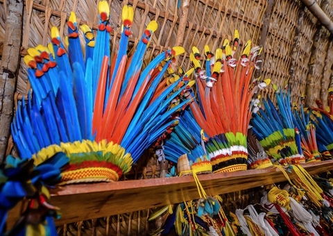  TRE-AM autoriza candidatos indígenas a usar cocares em fotos nas urnas