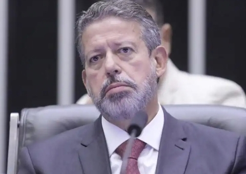 Lira reage ao STF e destrava PEC que limita decisões de ministros 