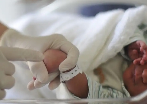 Licença-maternidade poderá ser prorrogada em caso de internação de mãe ou bebê; entenda 