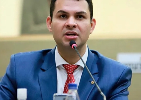 PGE-AM acusa Saulo Viana de fake news e pede indenização de R$ 40 mil